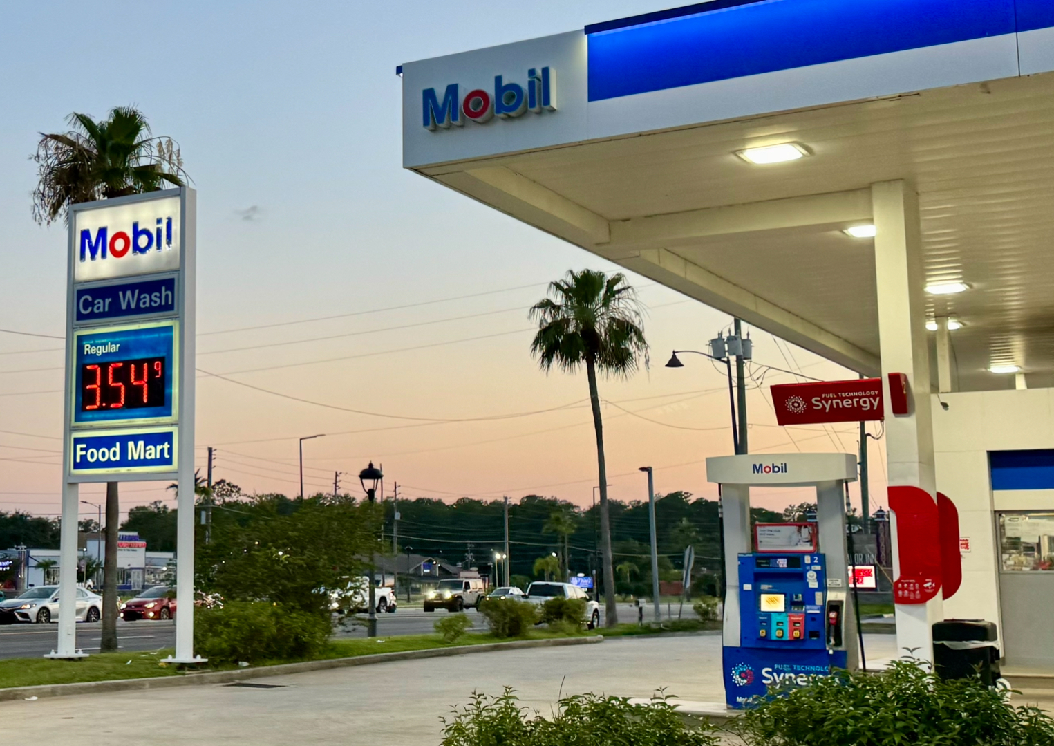 2376 Kissimmee Mobil Gas Stations USA